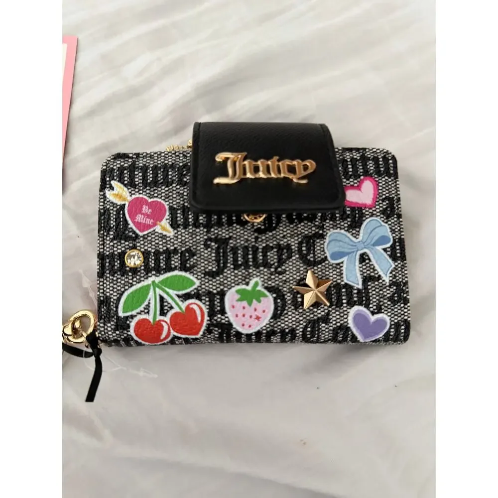 NWT Juicy Couture Gothic Monogram Multi Patch Bifold Wallet Keychain Heart Clip